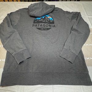 Patagonia Charcoal Sweatshirt with Vibrant Logo Vintage